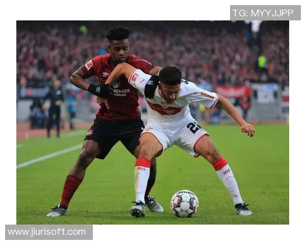 意甲激战巴黎圣日耳曼逆转里昂全场沸腾战术解析与精彩瞬间回顾